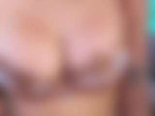 Elisse Cinnamon's Live Sex Cam Show