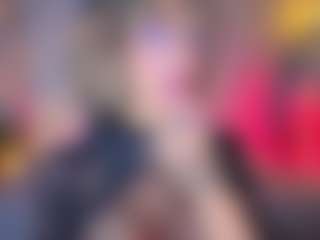 Live cam show with Elisse Cinnamon - Smoking on Camsoda