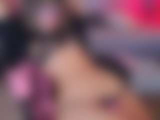 Live cam show with Elisse Cinnamon - HD Big Tits on Camsoda