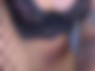 Elisse Cinnamon's Live Sex Cam Show