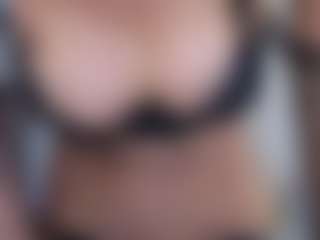 Elisse Cinnamon's Live Sex Cam Show
