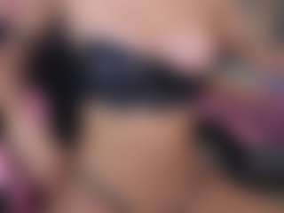 Elisse Cinnamon's Live Sex Cam Show