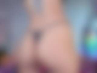 Elisse Cinnamon's Live Sex Cam Show