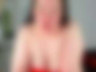 Live cam show with Kira - Average on Camsoda