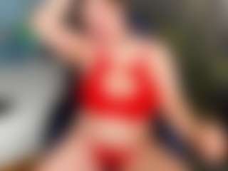 Live cam show with Kira - Average on SquirtSoMuch