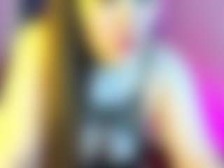 Live cam show with Kira - Oil on sexylive.show