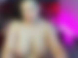 Live cam show with Kira - Middle Aged on StripNow