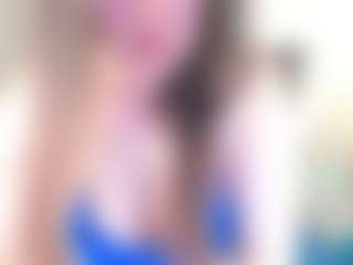 Live cam show with Kira - Green Eyes on CamClone