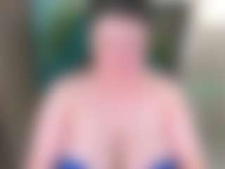 Live cam show with Kira - Oil on Dolls Live