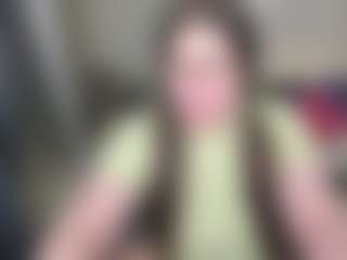 Live cam show with Kira - Lovense Middle Aged on Cam Slut