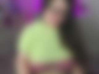 Live cam show with Kira - White on CSO-WL | netherlands