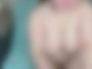 Live cam show with Kira - Spank on madthumbs