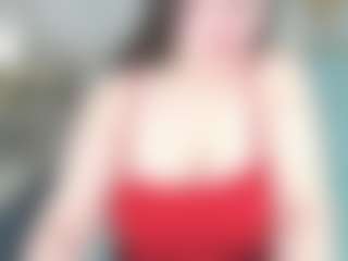 Live cam show with Kira - Middle Aged on Camsoda