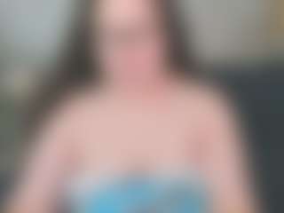 Live cam show with Kira - Hairy Pussy on madthumbs