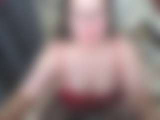 Live cam show with Kira - Moaning on CamClone