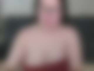 Live cam show with Kira - Green Eyes on liverealitysex.com
