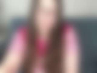 Live cam show with Kira - Hairy Pussy on Hubzter Live
