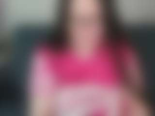 Live cam show with Kira - Oil on TastyBlacksLive