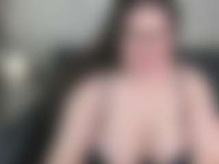 Live cam show with Kira - Hairy Pussy on Camsoda