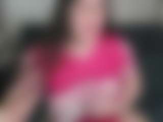 Live cam show with Kira - BBW on TeamSkeetLive