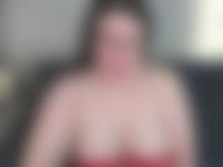 Spettacolo in cam dal vivo con Kira - Lovense su Camsoda
