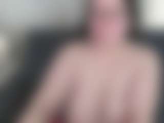 Эротическая трансляция с Kira — Moaning на Camsoda