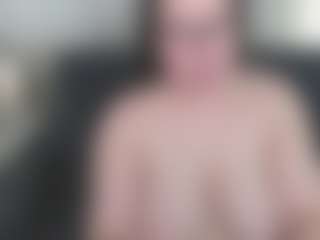 Live cam show with Kira - Oil on Dolls Live