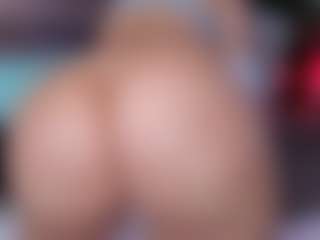 Live cam show with sweet-booty - Red Hair on AdultVida.com