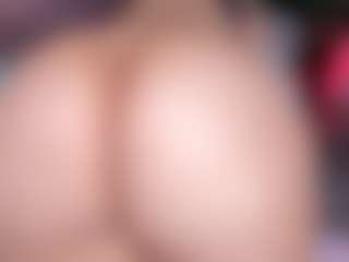 Live cam show with sweet-booty - Handjob on Stripli.com