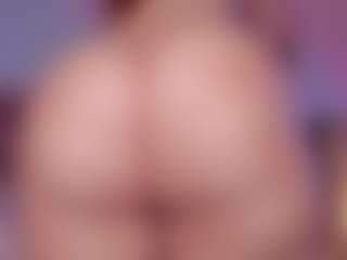 Live cam show with sweet-booty - Bikini on CamClone