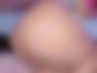 Live cam show with sweet-booty - Bedroom on Chatstar