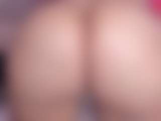 Live cam show with sweet-booty - Ass Bouncing on livesuperchat.net