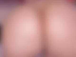 Live cam show with sweet-booty - Bedroom Red Hair on Gym Cam Girls