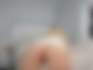 Live cam show with SureCakes - Blonde Hair on Camming Site