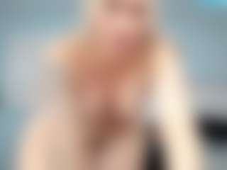 Live cam show with SureCakes - Squirt on Dolls Live