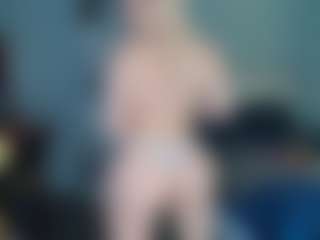 Live cam show with SureCakes - Petite Toys on Hubzter Live