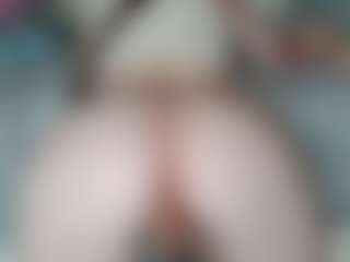 Live cam show with BabySquirt - Moaning on Camsoda