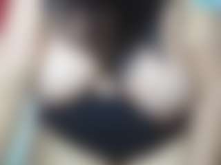 shanttal MILF webcam performer live streaming