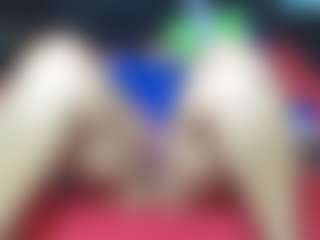 Live cam show with shanttal - Granny on CamwithHer