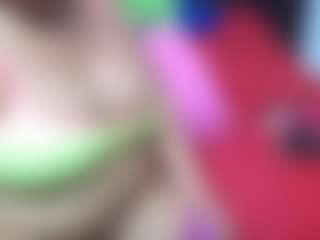 shanttal MILF webcam performer live streaming