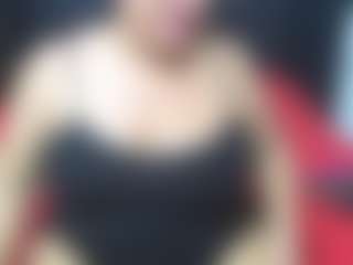 Live cam show with shanttal - Middle Aged on Camsoda