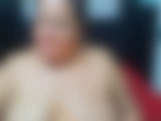 Live cam show with shanttal - Middle Aged on Big Tits