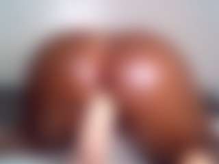 Live cam show with bootyliciousMidweek - Black Amateur on live.xbliss.ai