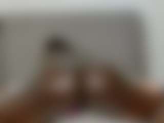 Live cam show with Ebony_Pearl69 - Thick on Dare Cams