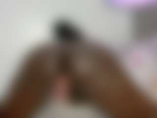 Live cam show with Ebony_Pearl69 - Thick on Mixed Magazine Live