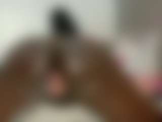 Live cam show with Ebony_Pearl69 - Athletic Ebony on Camsoda