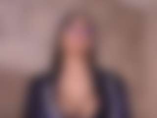 Live cam show with JadaKaii - Lips on Instabang
