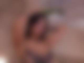 Live cam show with JadaKaii - Average on Camsoda