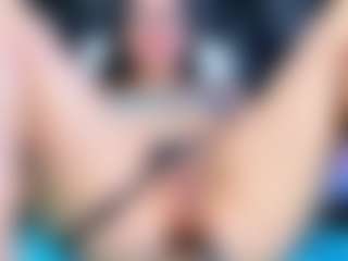 Live cam show with DahianaMoss - Petite on Hubzter Live