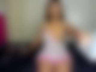 Live cam show with kinkytalia - Living Room on Dolls Live